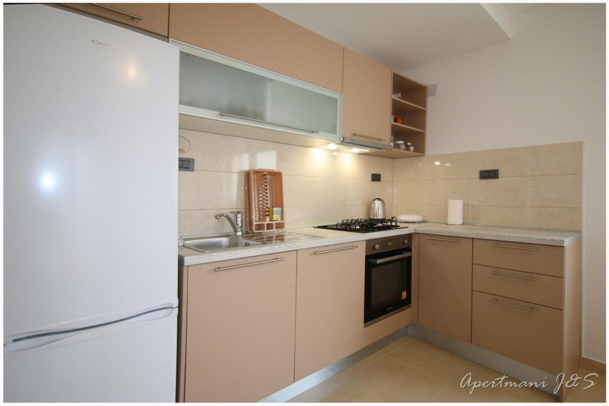 Apartmani Jere&Sara Примоштен Экстерьер фото